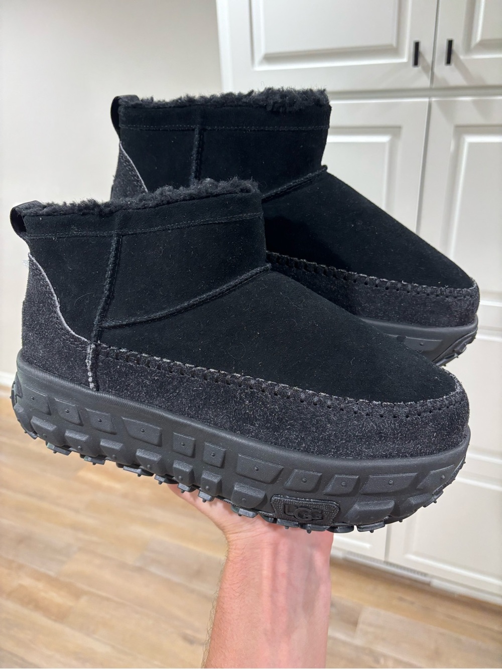 UGG Venture Daze Men’s Size 11 (12W) Wool-Lined Waterproof Black Boots | 1158200